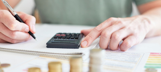 Bild zu: Stromumlage: Aktuelle Umlagen und Abgaben im Überblick